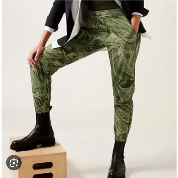 NEW WITH TAGS ATHLETA BROOKLYN JOGGER SUMI MARBLE GREEN SIZE 10 - Picture 2 of 9